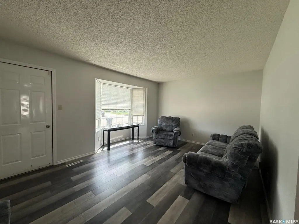 312 7th Avenue W Kindersley SK S0L 1S0