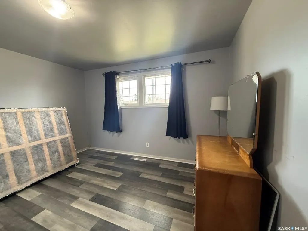 312 7th Avenue W Kindersley SK S0L 1S0