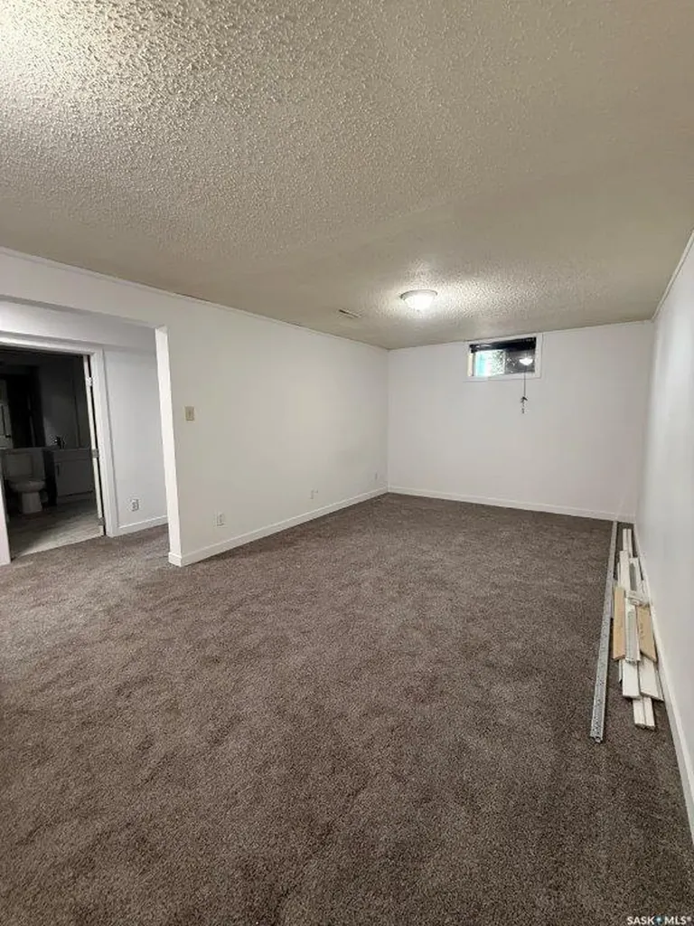 312 7th Avenue W Kindersley SK S0L 1S0