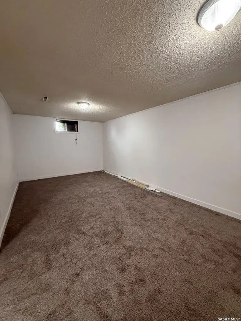 312 7th Avenue W Kindersley SK S0L 1S0