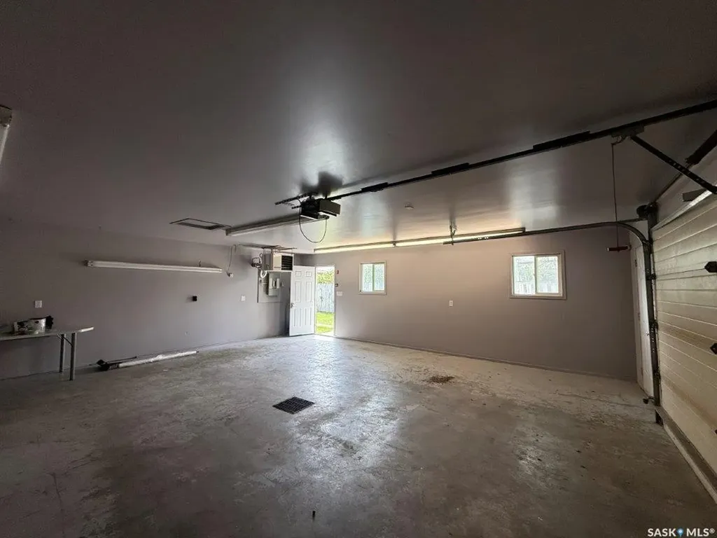 312 7th Avenue W Kindersley SK S0L 1S0