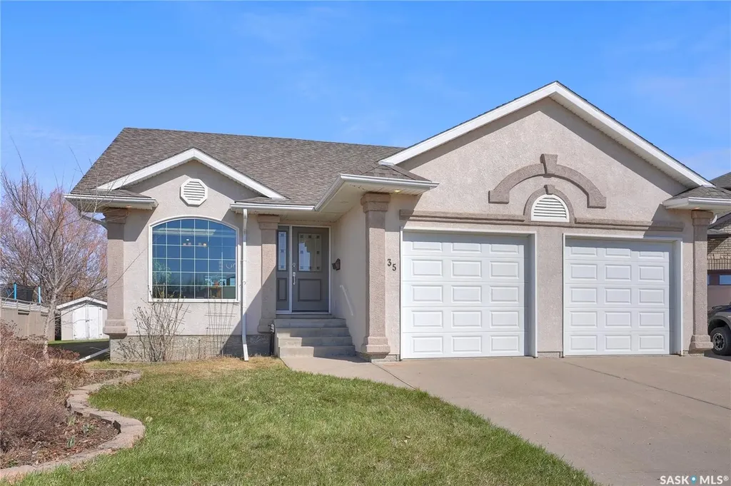 35 Marigold Crescent Moose Jaw SK S6J 1L2