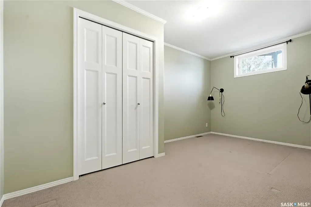 1022 Hampton Circle Saskatoon SK S7R 0K4