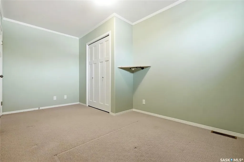 1022 Hampton Circle Saskatoon SK S7R 0K4