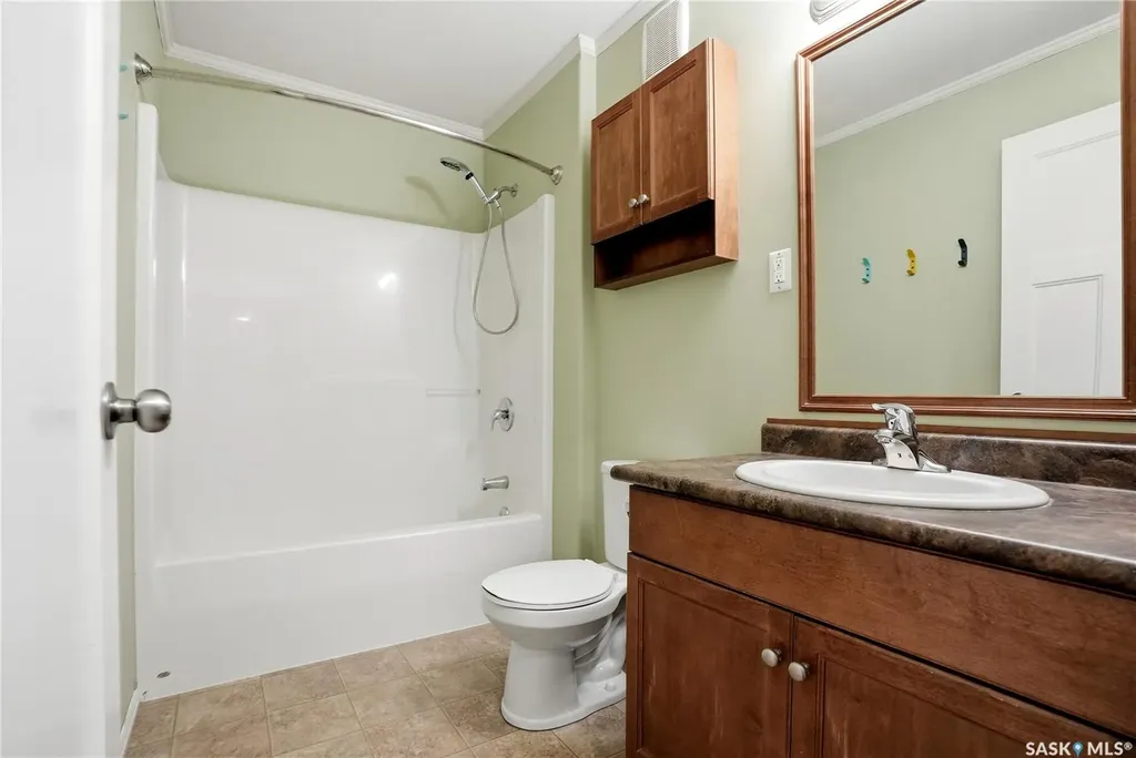 1022 Hampton Circle Saskatoon SK S7R 0K4