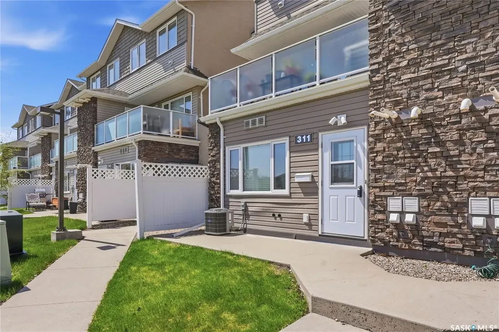 1022 Hampton Circle Saskatoon SK S7R 0K4