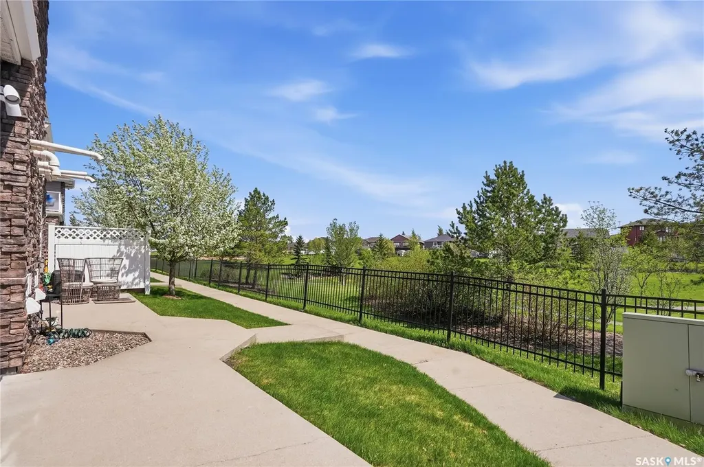 1022 Hampton Circle Saskatoon SK S7R 0K4