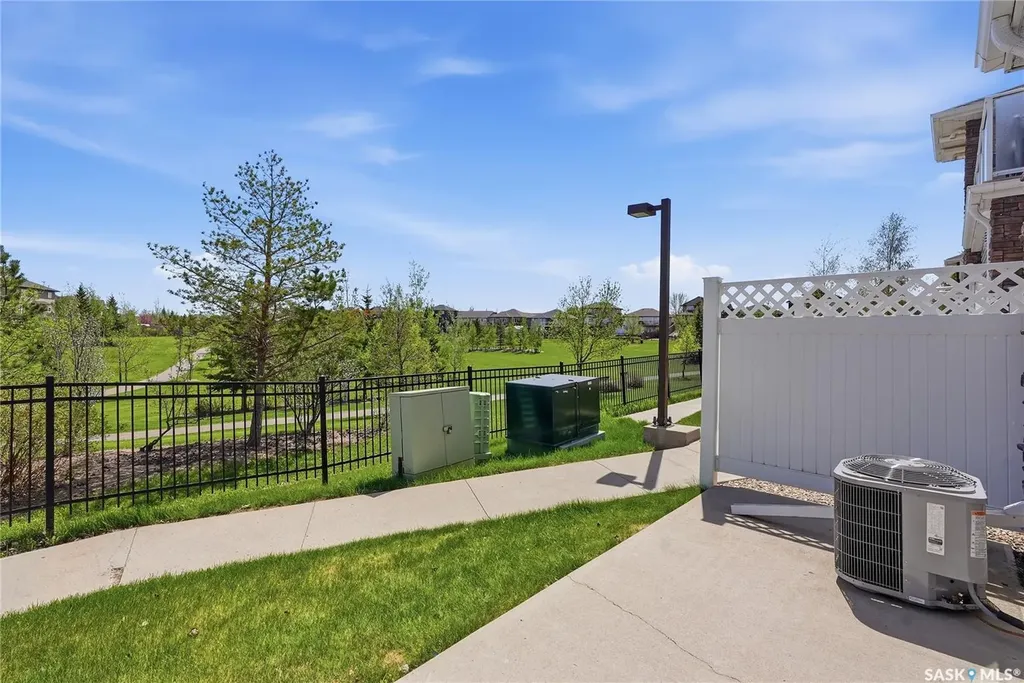 1022 Hampton Circle Saskatoon SK S7R 0K4