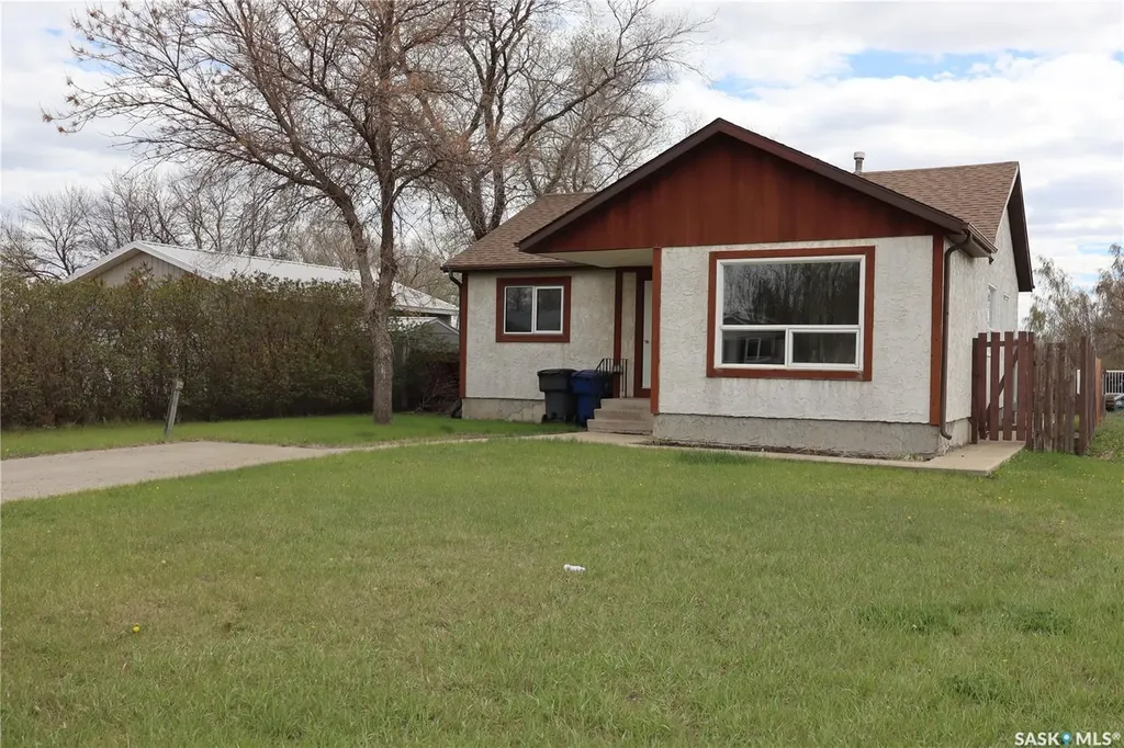 225 Westview Drive N Coronach SK S0H 0Z0