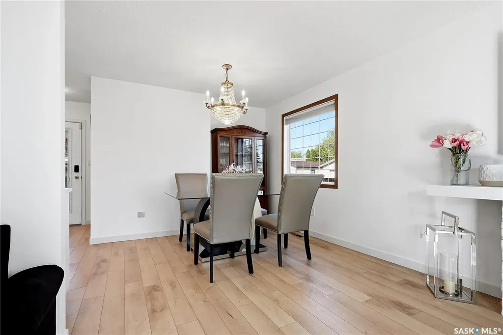 28 Malta Crescent Saskatoon SK S7L 3W1
