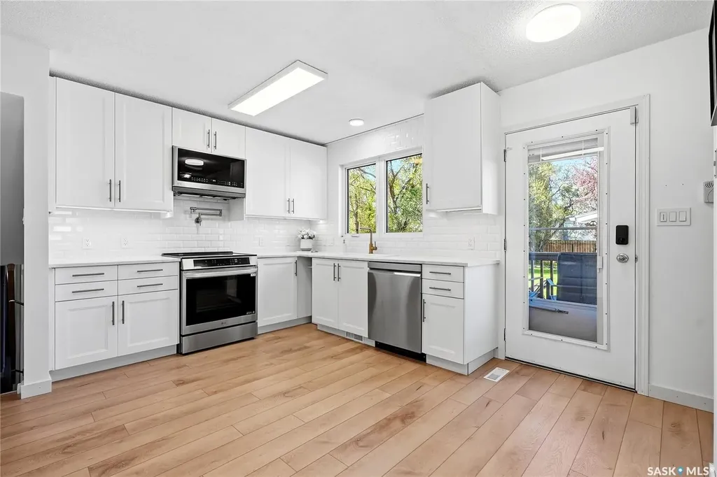 28 Malta Crescent Saskatoon SK S7L 3W1