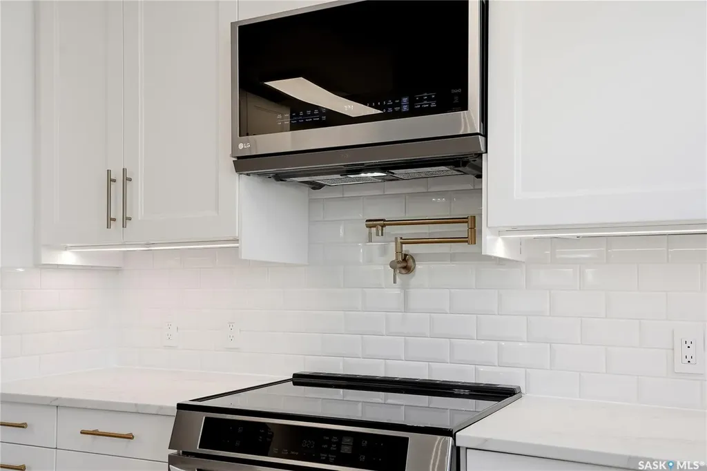 28 Malta Crescent Saskatoon SK S7L 3W1