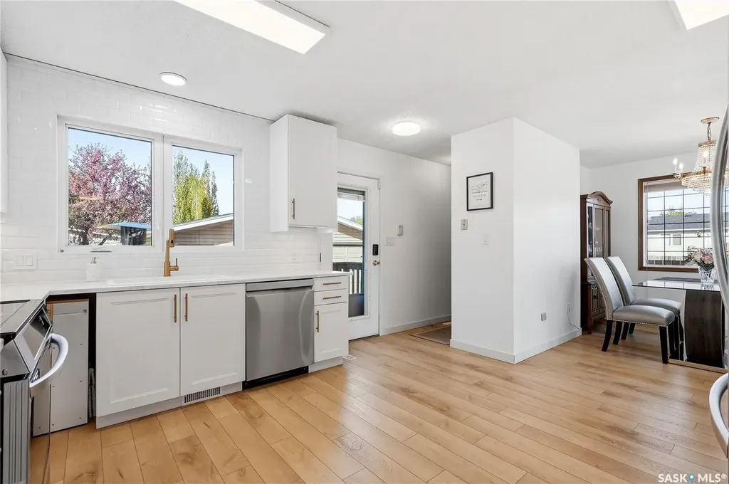 28 Malta Crescent Saskatoon SK S7L 3W1