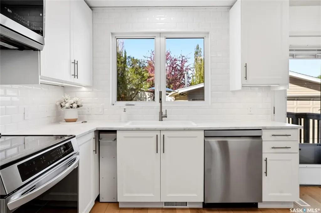 28 Malta Crescent Saskatoon SK S7L 3W1