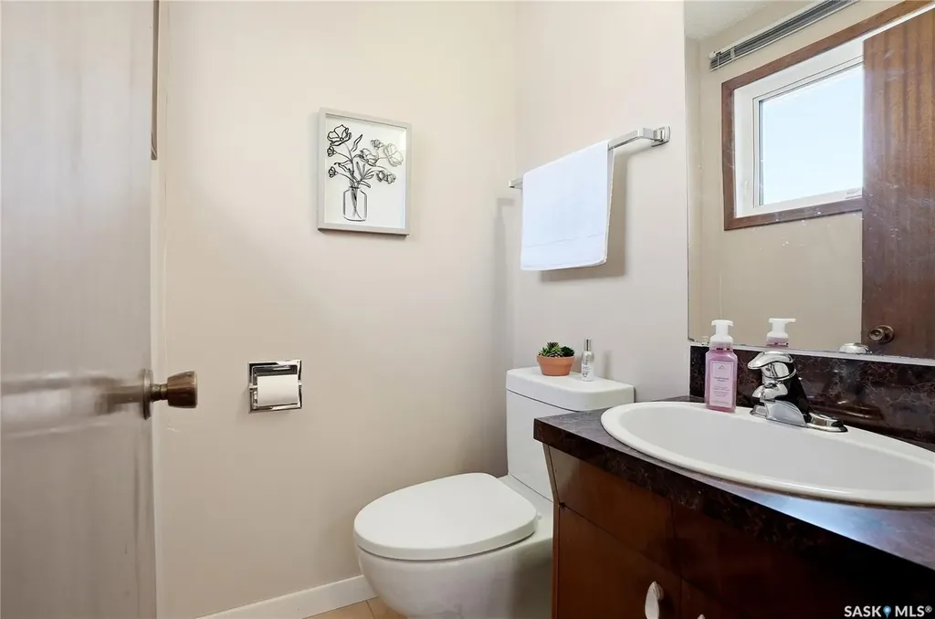 28 Malta Crescent Saskatoon SK S7L 3W1