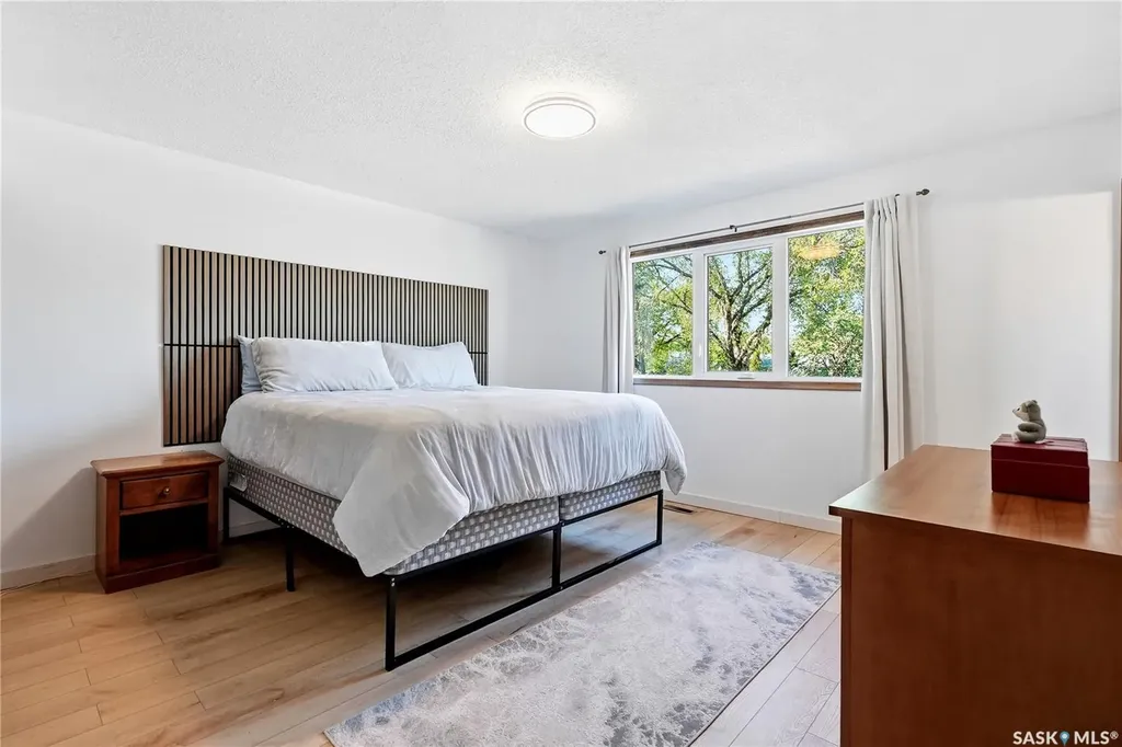 28 Malta Crescent Saskatoon SK S7L 3W1
