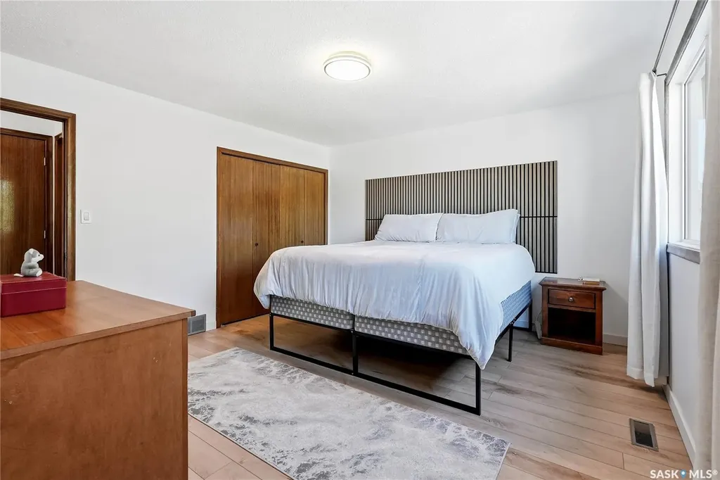 28 Malta Crescent Saskatoon SK S7L 3W1