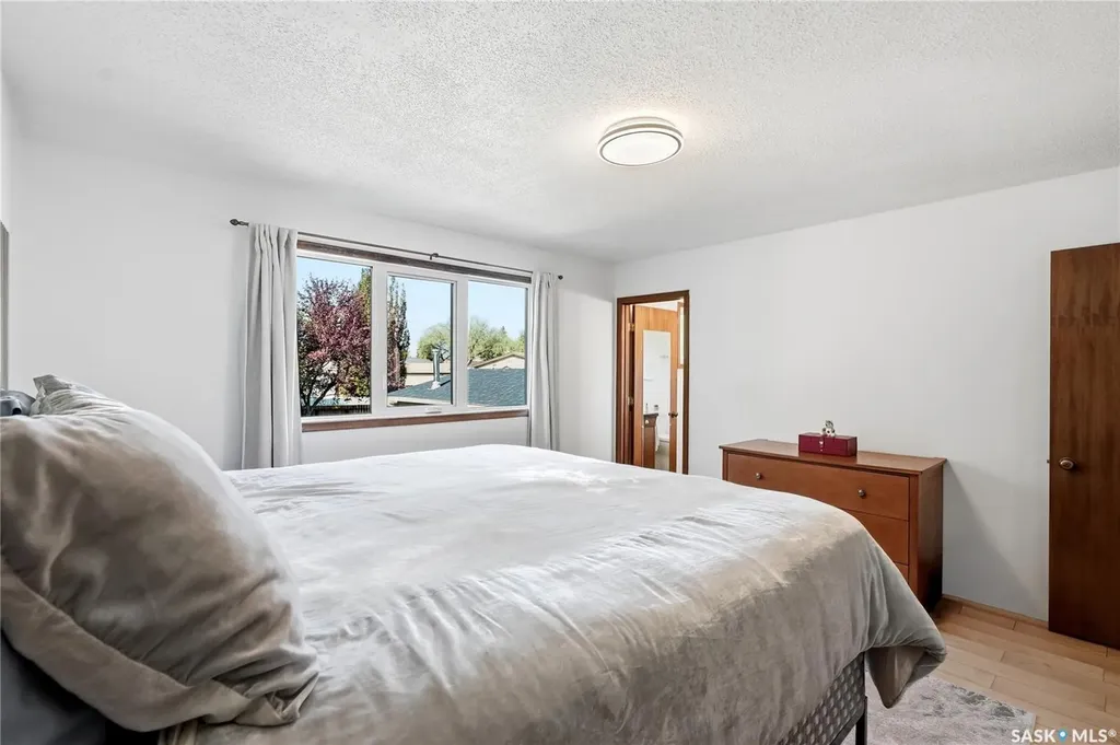 28 Malta Crescent Saskatoon SK S7L 3W1