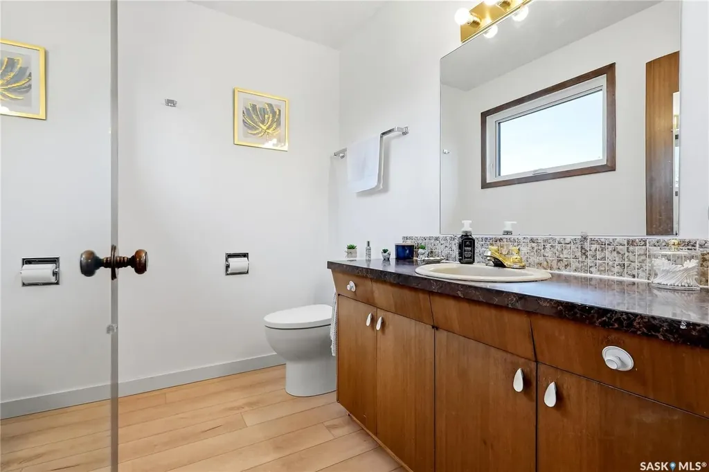 28 Malta Crescent Saskatoon SK S7L 3W1