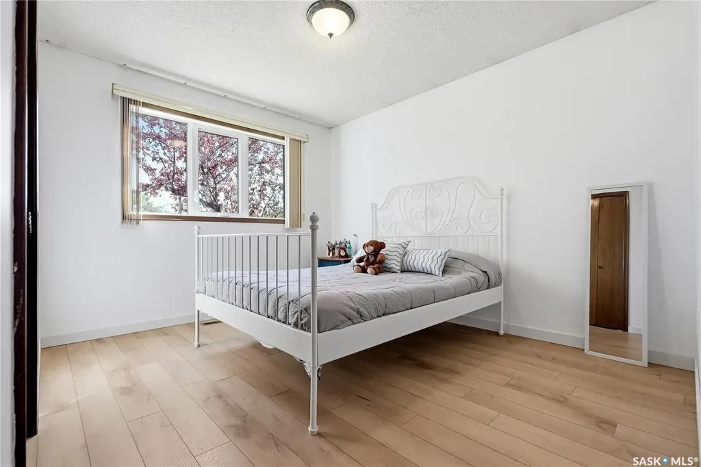 28 Malta Crescent Saskatoon SK S7L 3W1