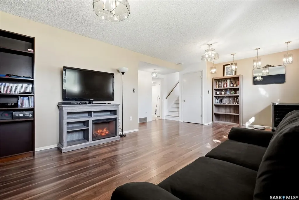 28 Malta Crescent Saskatoon SK S7L 3W1