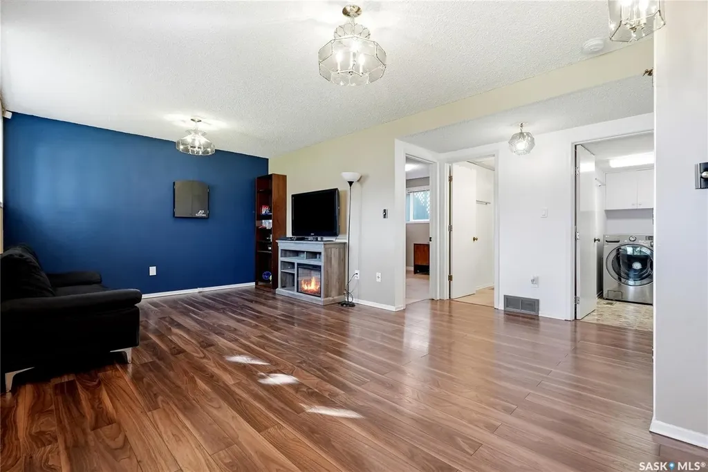 28 Malta Crescent Saskatoon SK S7L 3W1