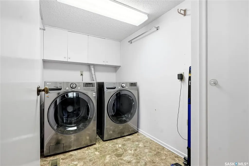 28 Malta Crescent Saskatoon SK S7L 3W1