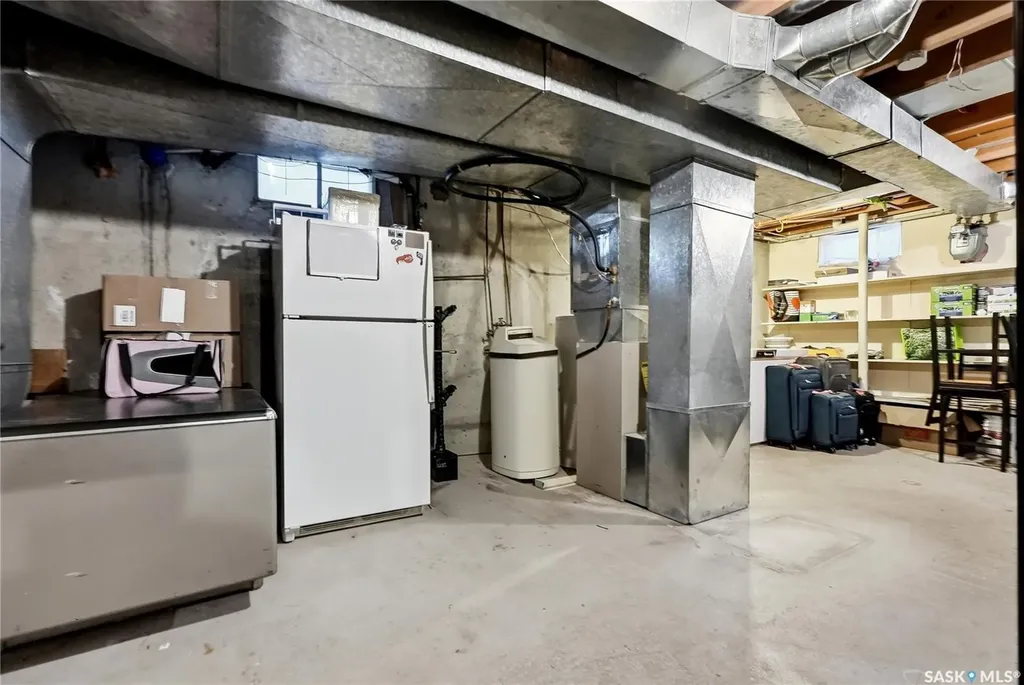 28 Malta Crescent Saskatoon SK S7L 3W1