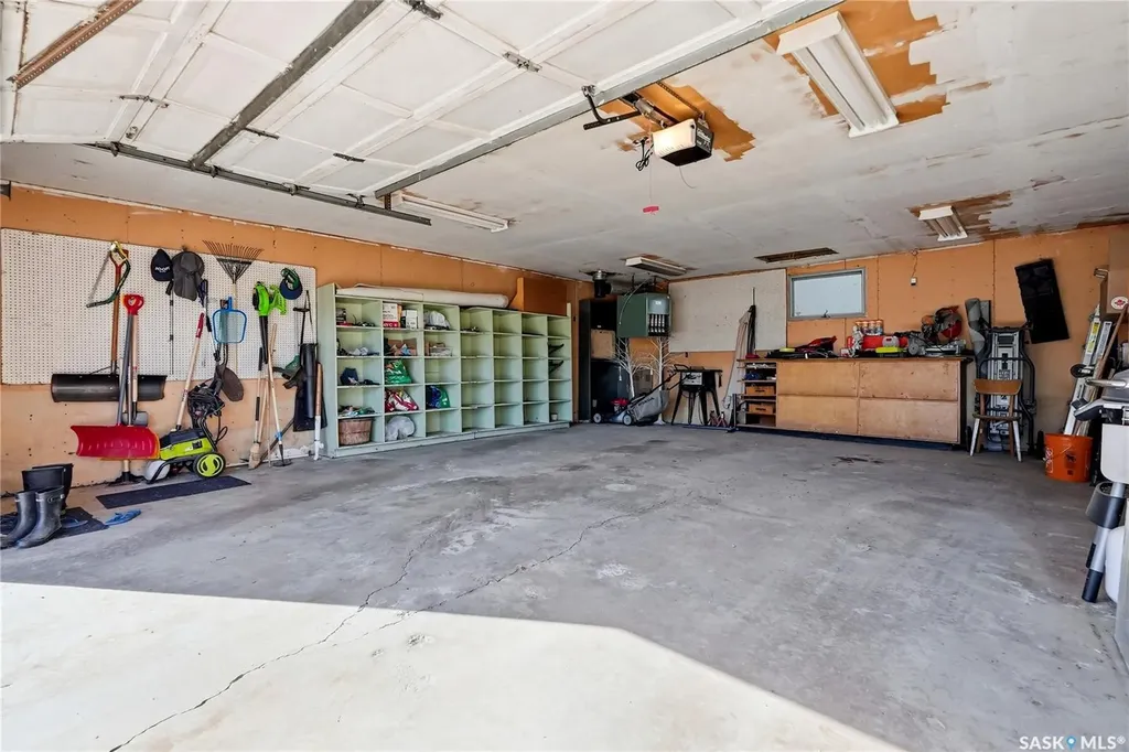 28 Malta Crescent Saskatoon SK S7L 3W1