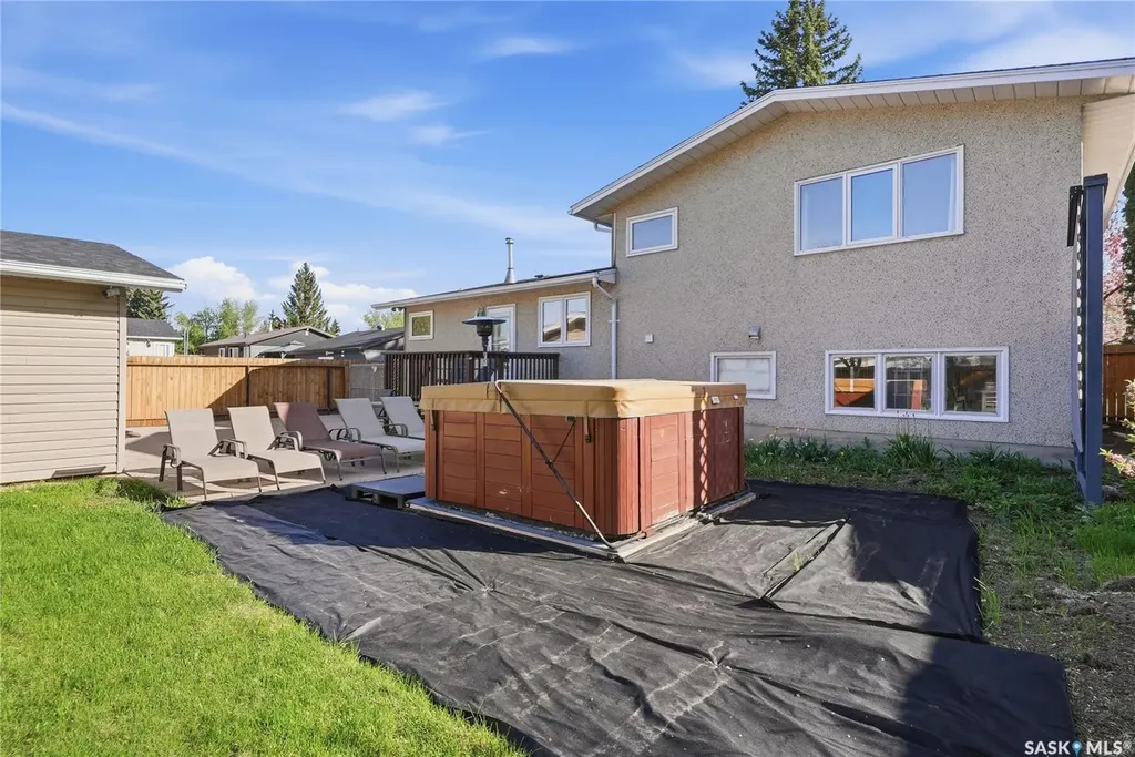 28 Malta Crescent Saskatoon SK S7L 3W1