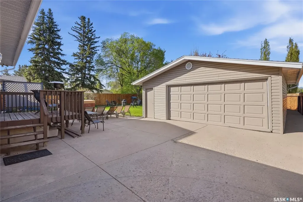 28 Malta Crescent Saskatoon SK S7L 3W1