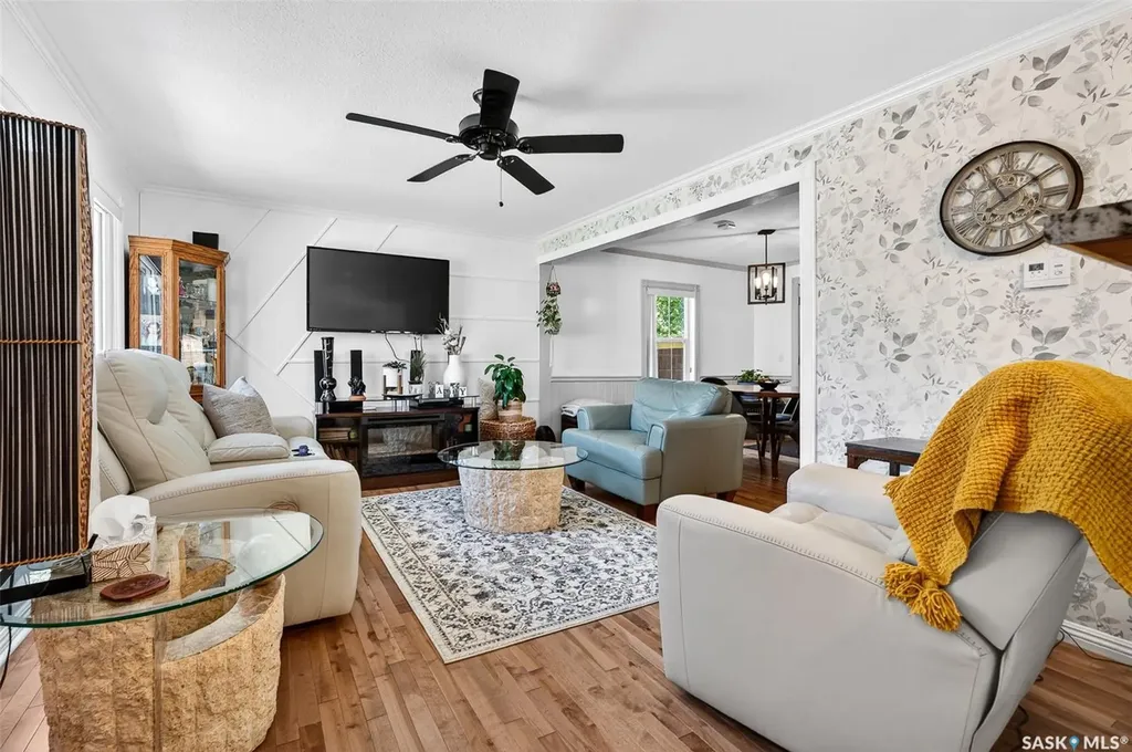 545 Coteau Street W Moose Jaw SK S6H 5E3