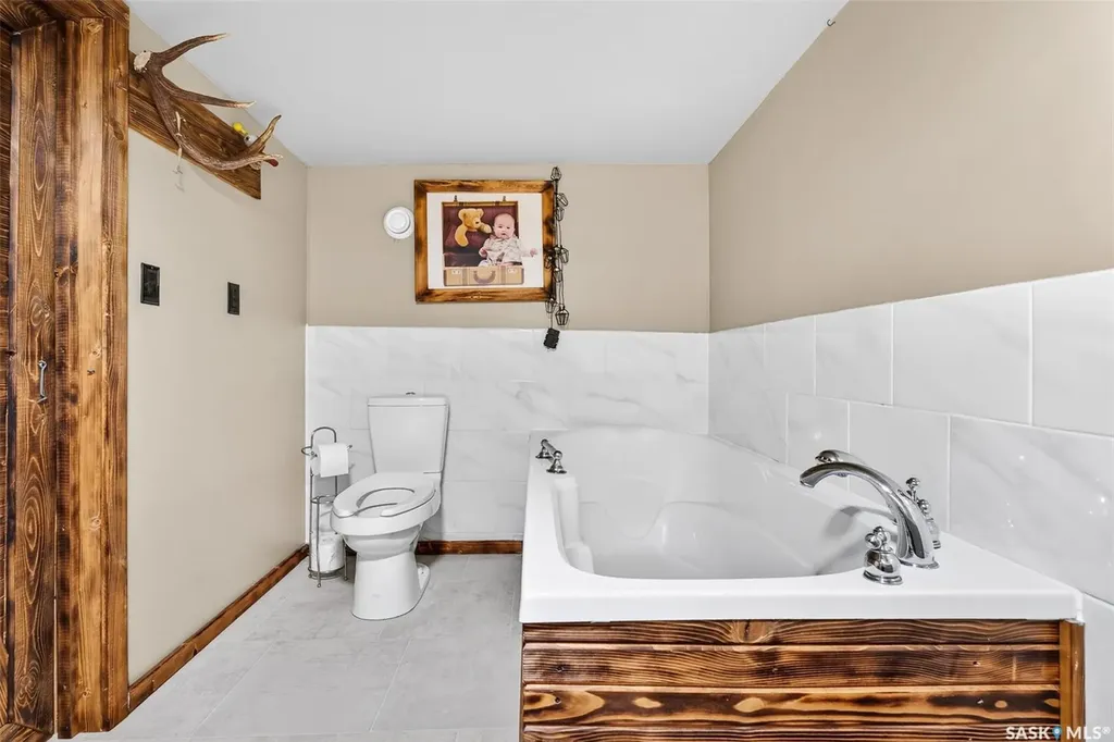 545 Coteau Street W Moose Jaw SK S6H 5E3