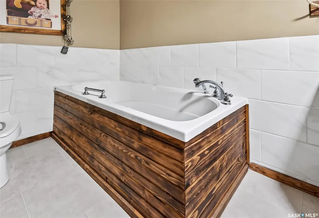 545 Coteau Street W Moose Jaw SK S6H 5E3