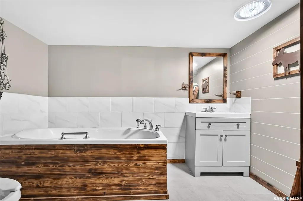 545 Coteau Street W Moose Jaw SK S6H 5E3