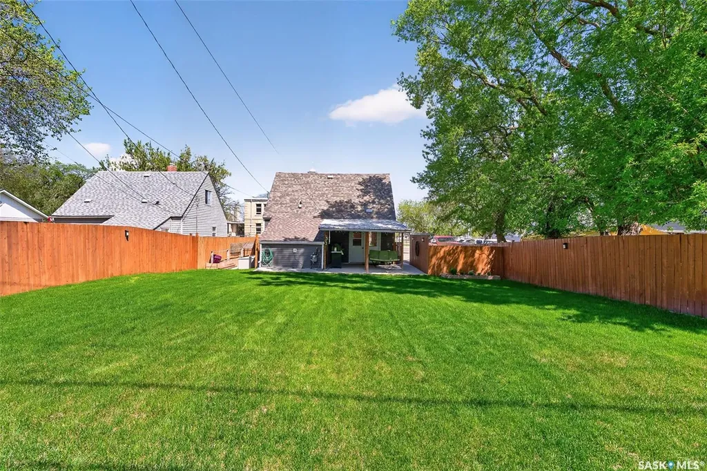 545 Coteau Street W Moose Jaw SK S6H 5E3