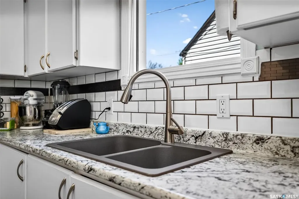 545 Coteau Street W Moose Jaw SK S6H 5E3