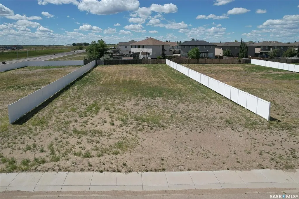8 Loewen Court Warman SK S0K 1A0
