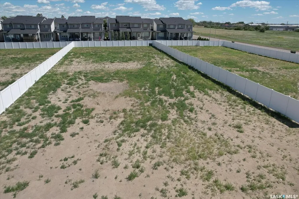 8 Loewen Court Warman SK S0K 1A0