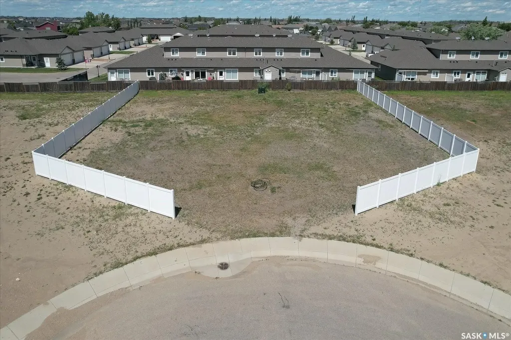 8 Loewen Court Warman SK S0K 1A0