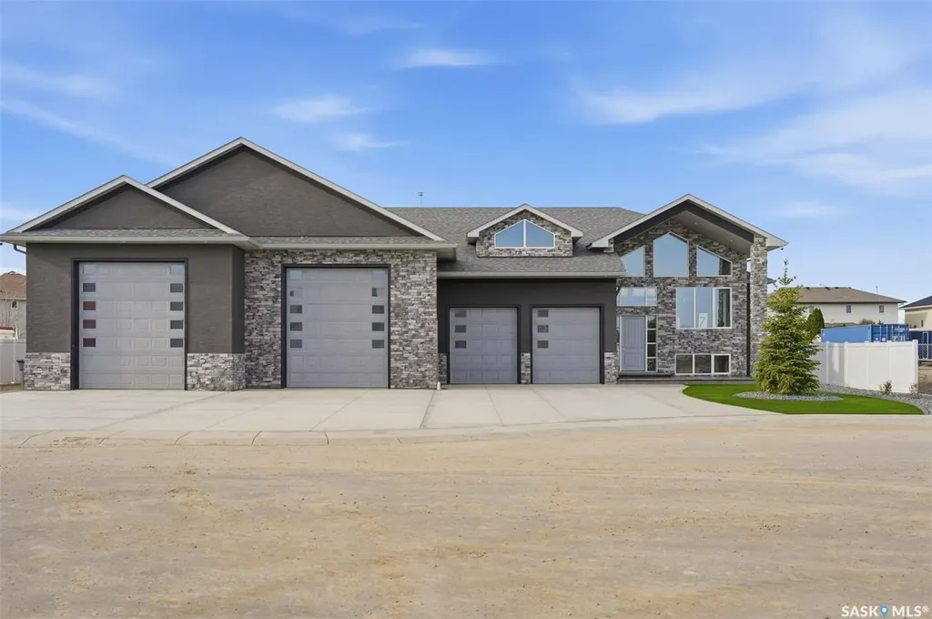 1 Loewen Court Warman SK S0K 1A0