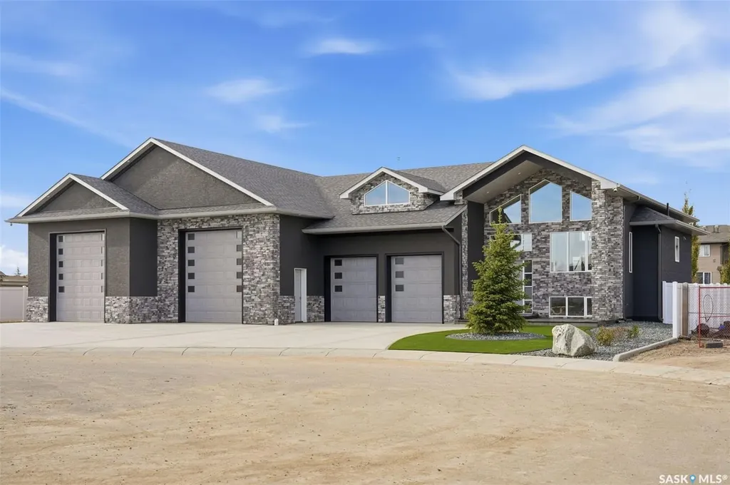 1 Loewen Court Warman SK S0K 1A0
