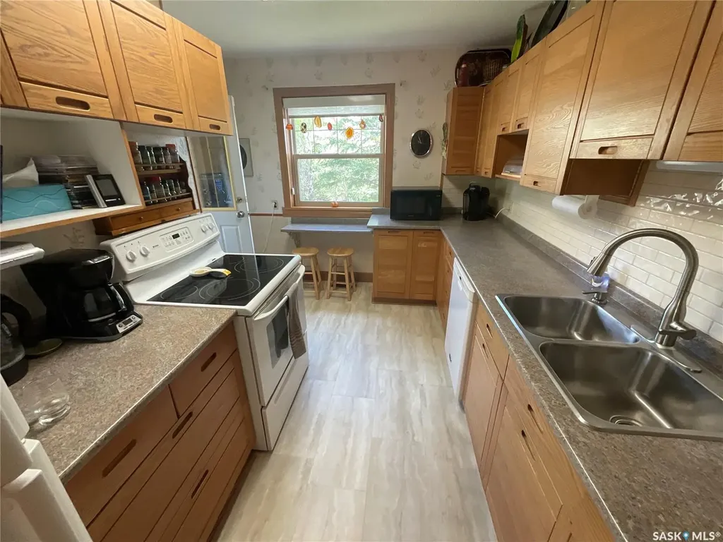 5609 Scott's Point Road Wakaw SK S0K 4P0