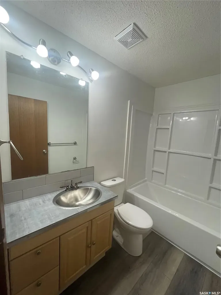 1510 Mckercher Drive Saskatoon SK S7H 5J9