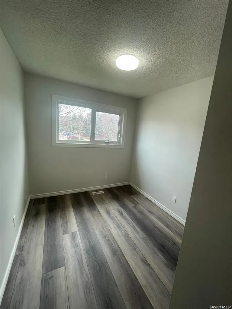 1510 Mckercher Drive Saskatoon SK S7H 5J9