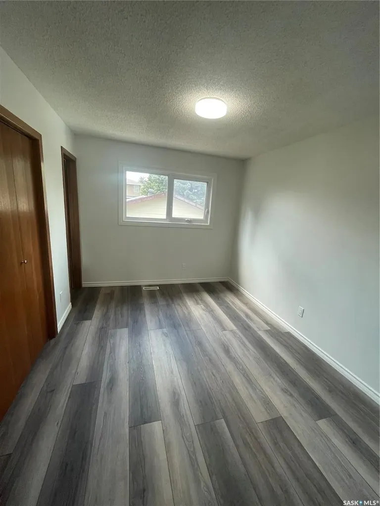1510 Mckercher Drive Saskatoon SK S7H 5J9