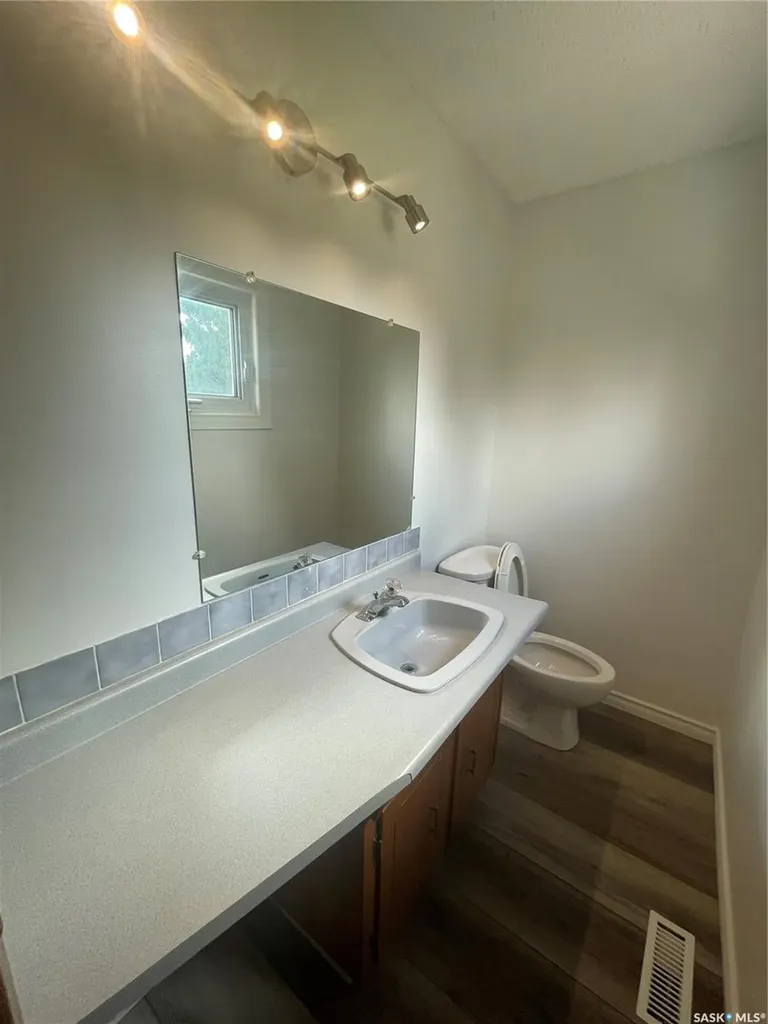 1510 Mckercher Drive Saskatoon SK S7H 5J9