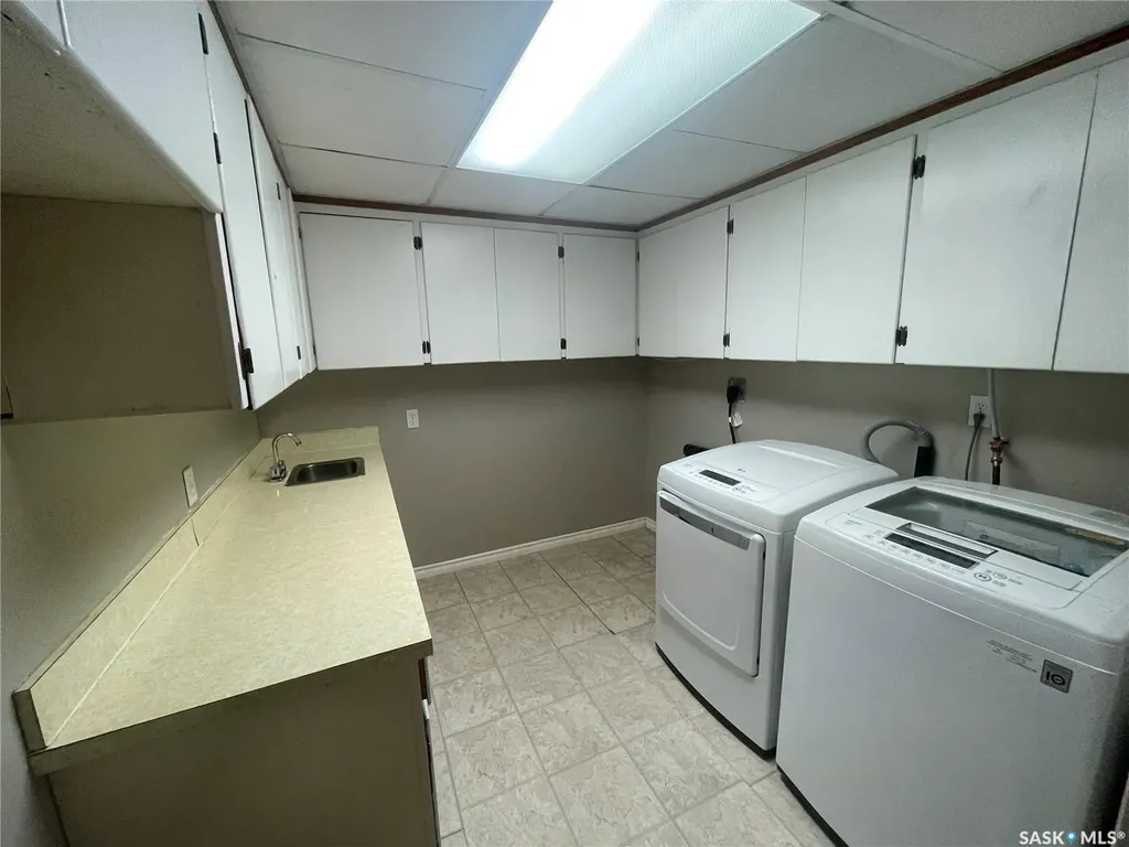 1510 Mckercher Drive Saskatoon SK S7H 5J9