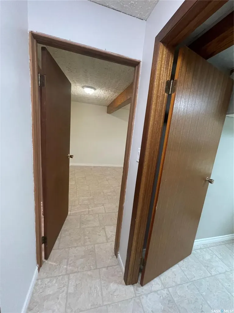 1510 Mckercher Drive Saskatoon SK S7H 5J9