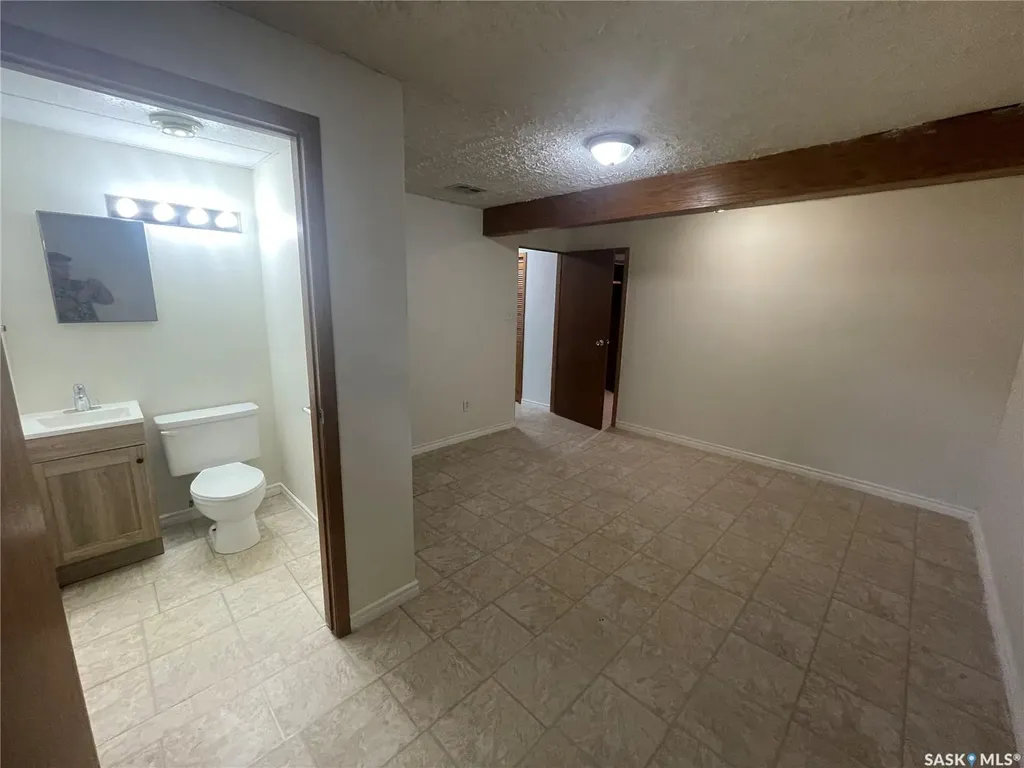 1510 Mckercher Drive Saskatoon SK S7H 5J9